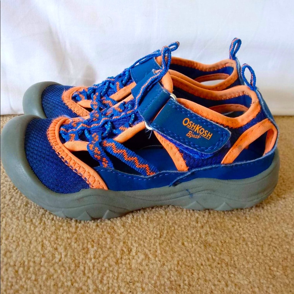 Boys shoes